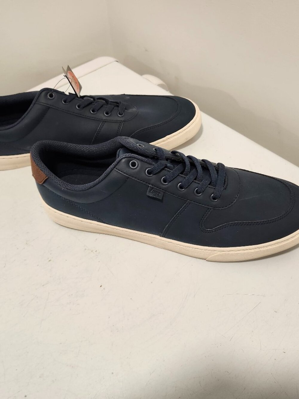 Men's Lace-Up Casual City Sneakers